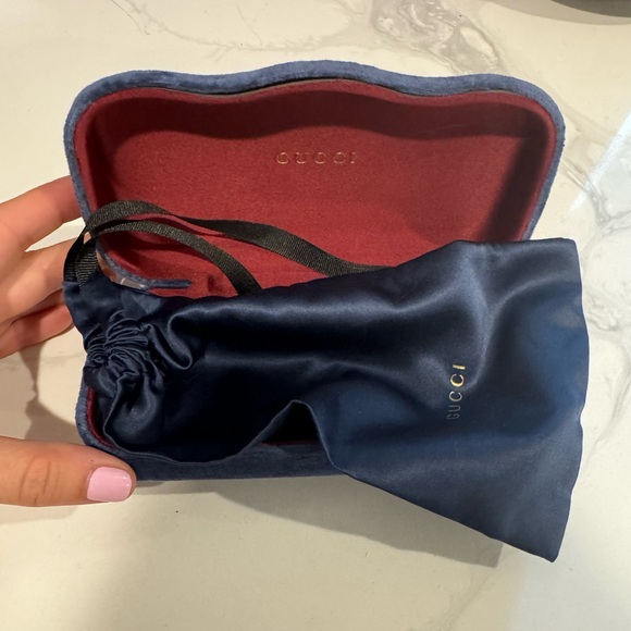 Authentic Gucci sunglasses. - Picture 5 of 6